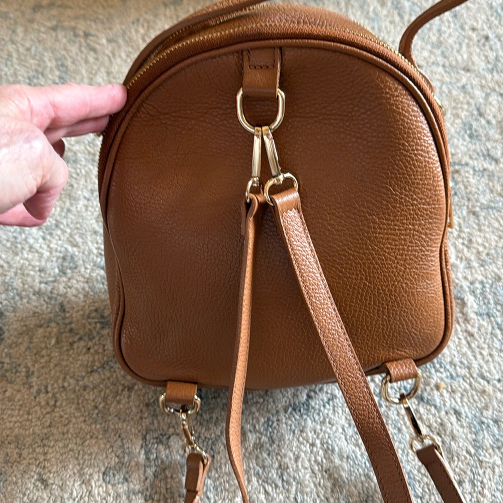 Chic Tan Leather Crossbody Bag